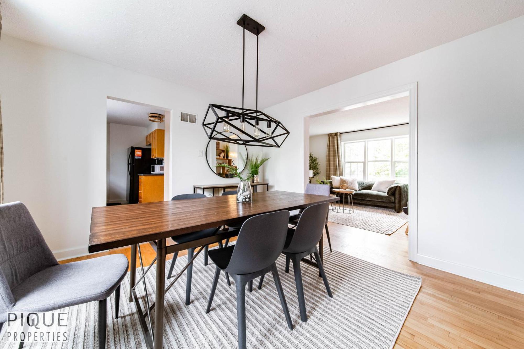 5 Bedroom Nordic Home, Pet Friendly, Garage, Wifi, Foosball! Edmonton Buitenkant foto