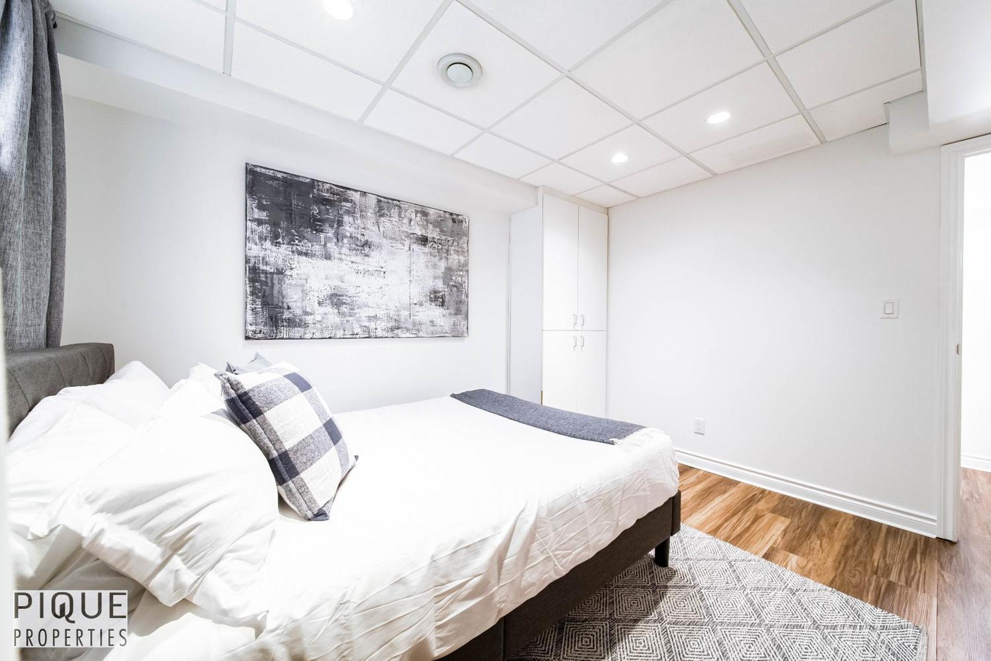 5 Bedroom Nordic Home, Pet Friendly, Garage, Wifi, Foosball! Edmonton Buitenkant foto